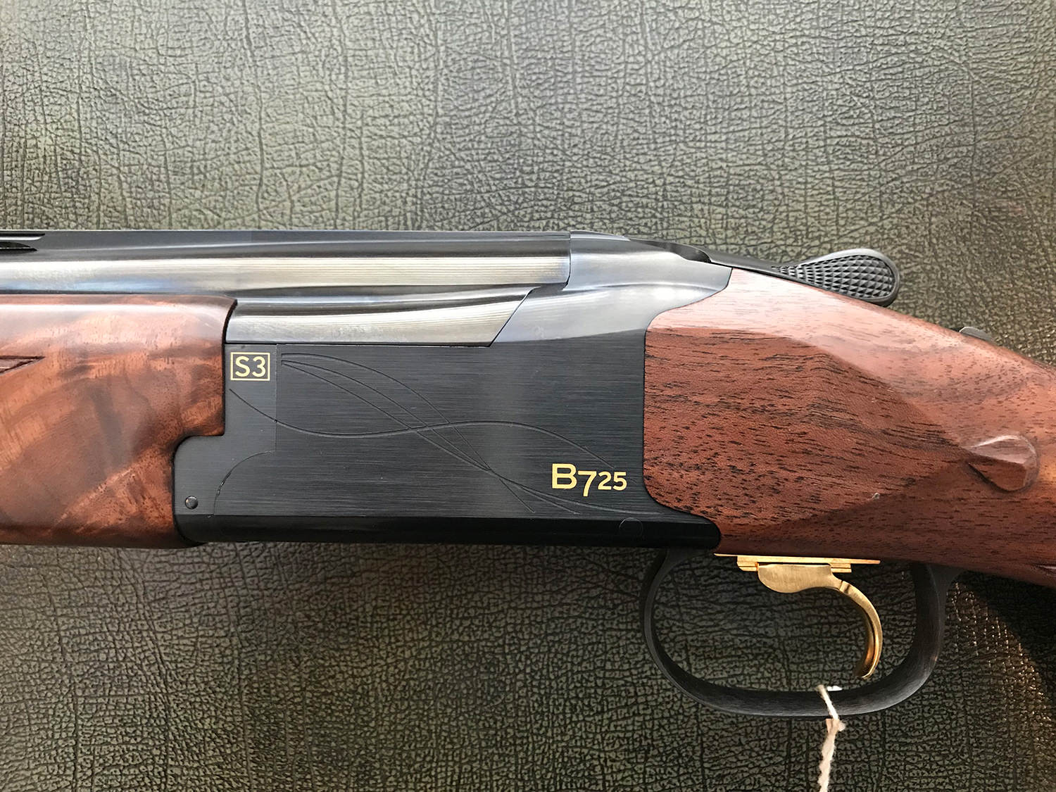 Browning B725