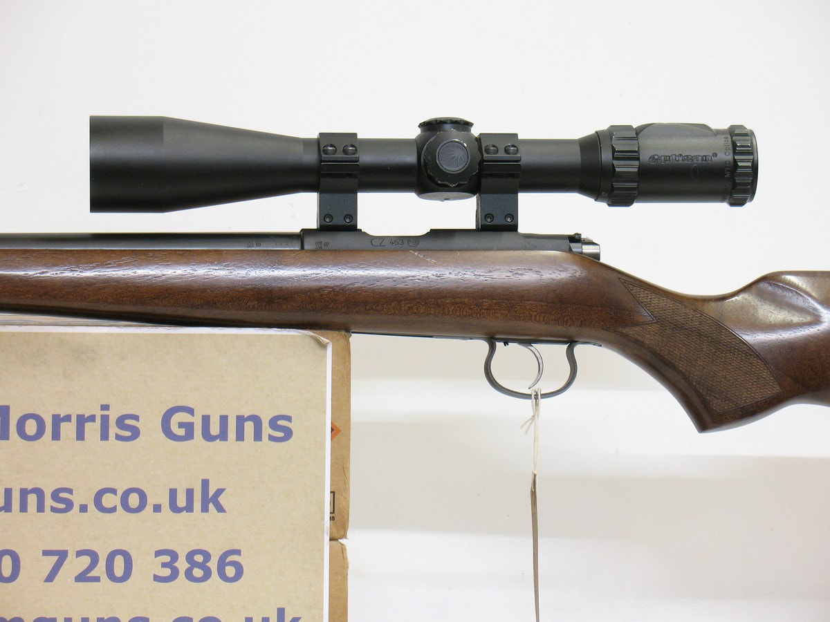 CZ 453