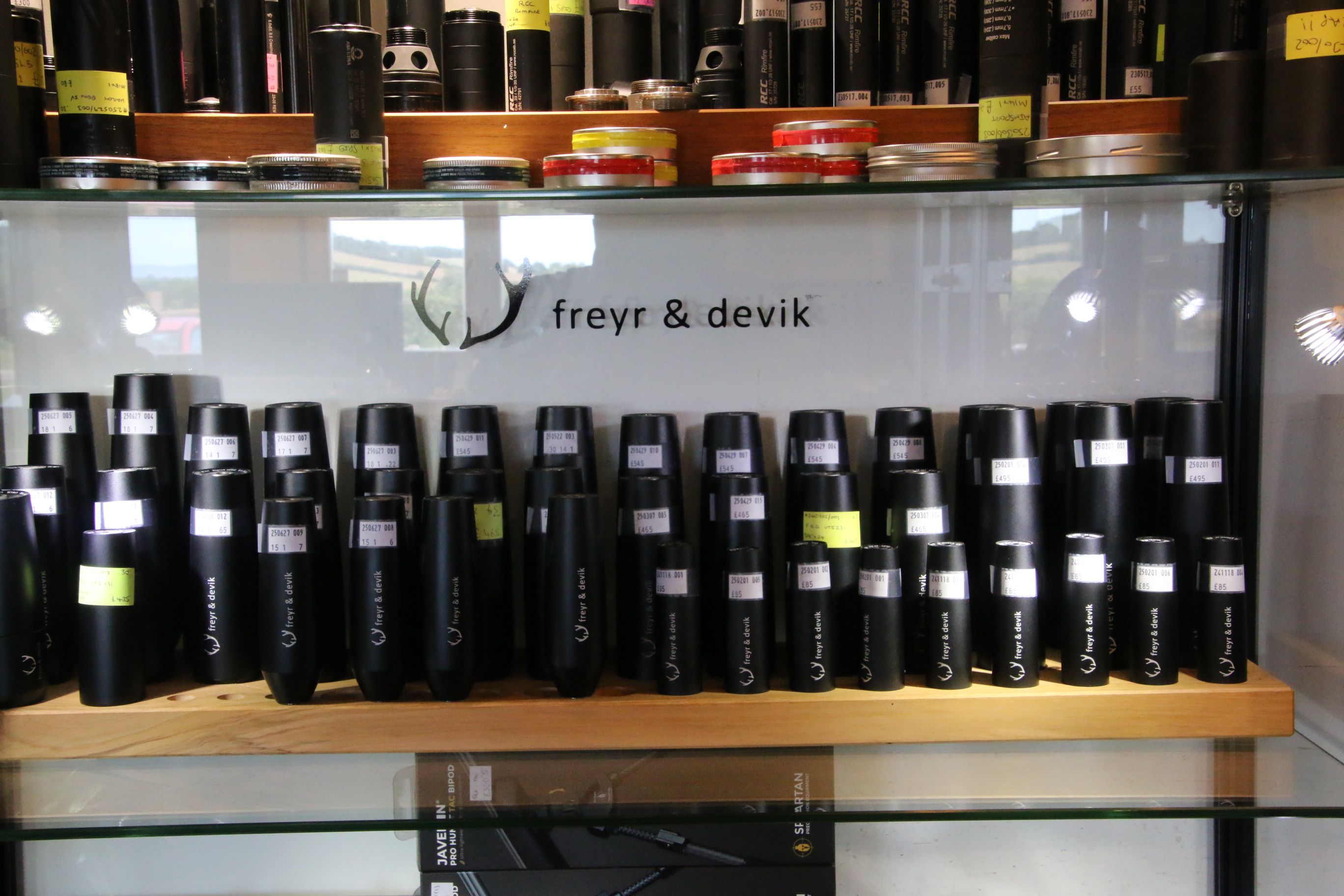 Freyr and Devik Ultimate Silence 3D