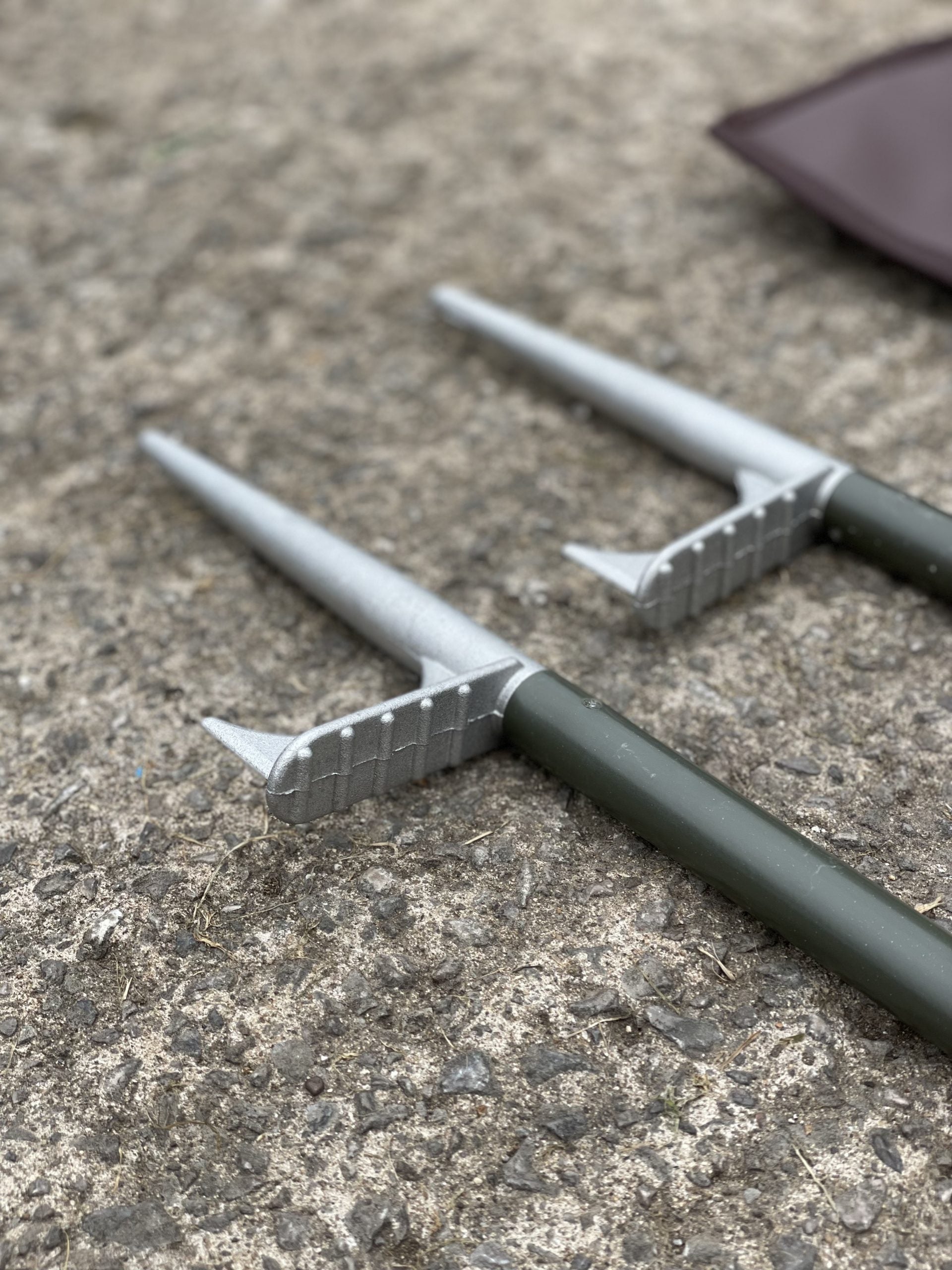 4 Heavy Duty Hide Poles with Camo Bag