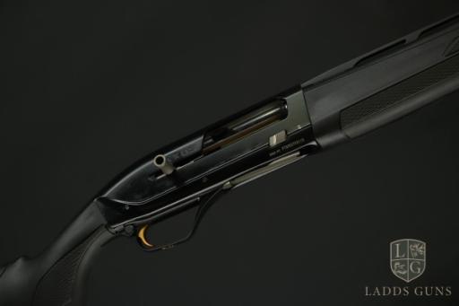 Firearm: Browning Maxus 2 Composite black
