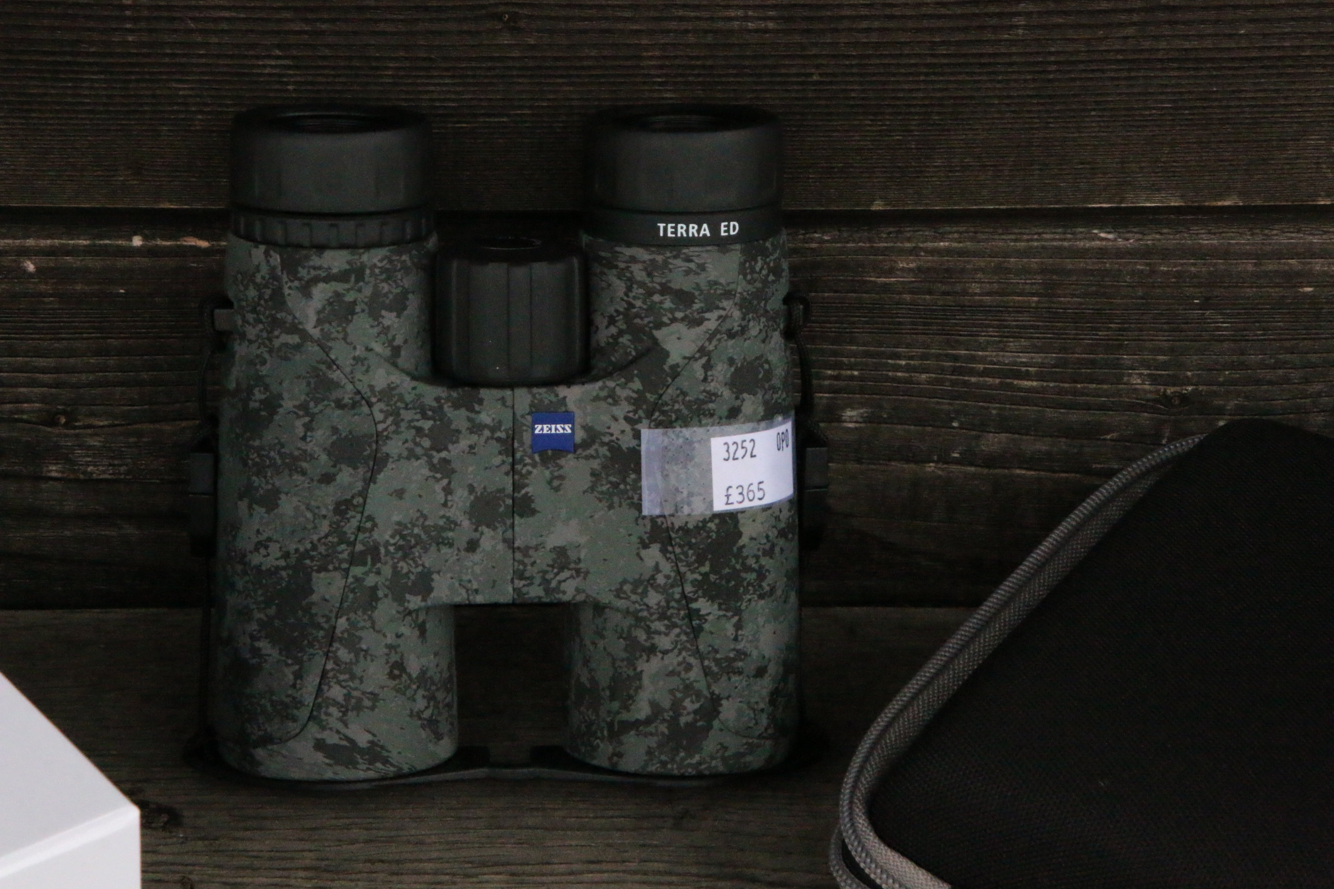 Zeiss Terra