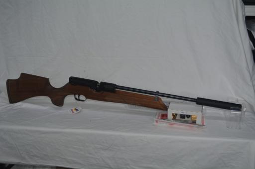 Firearm: Weihrauch HW 100 