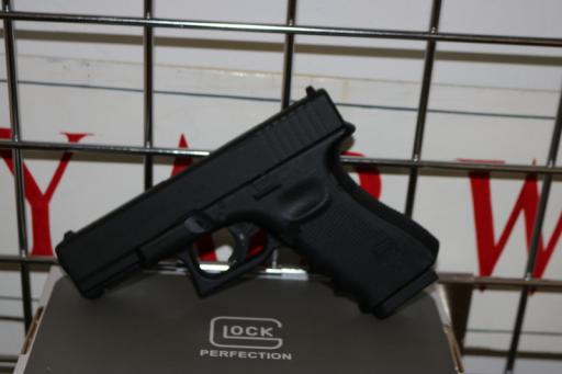 Firearm: Umarex Glock 19
