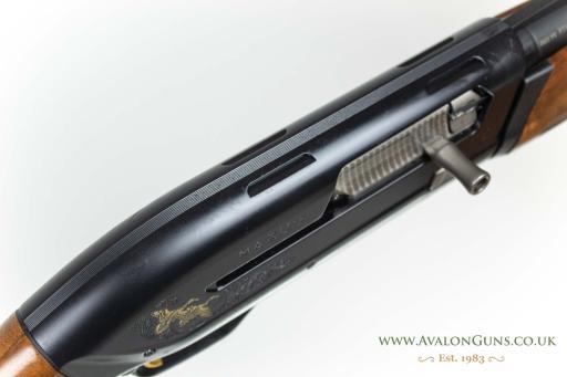 Firearm: Browning Maxus 2 Black gold