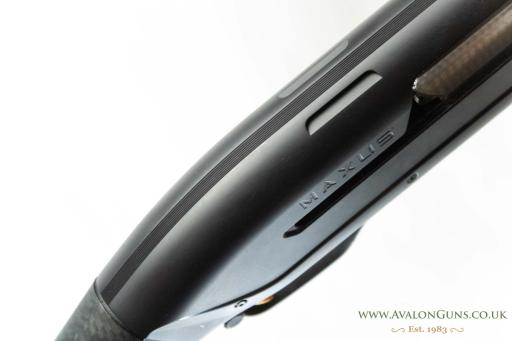 Firearm: Browning Maxus 2 Composite black carbon fibre