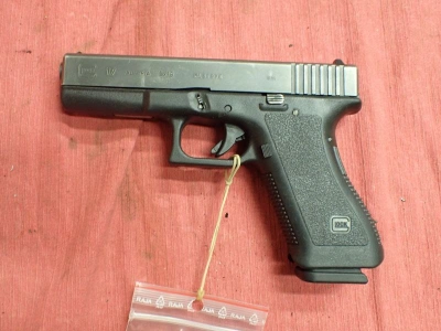 Firearm: Glock G17 