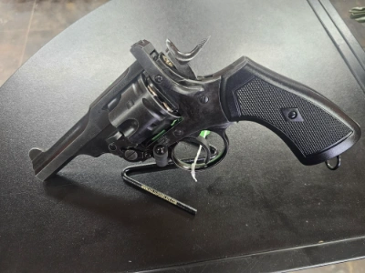 Firearm: Webley MKVI 