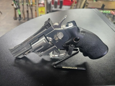 Firearm: Umarex Legends S25