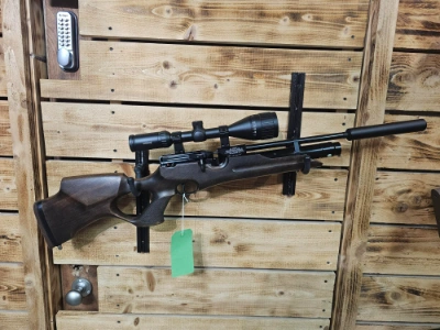 Firearm: Weihrauch HW 100 X KT