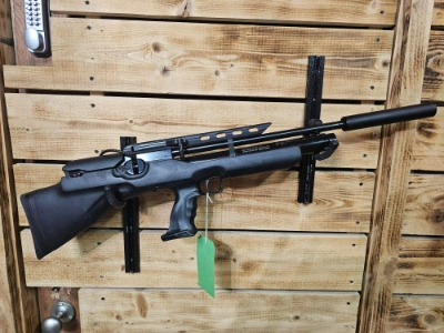 Firearm: Weihrauch HW 100 BP