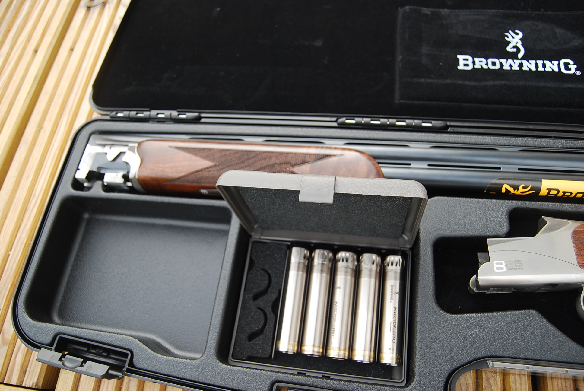 Browning B825