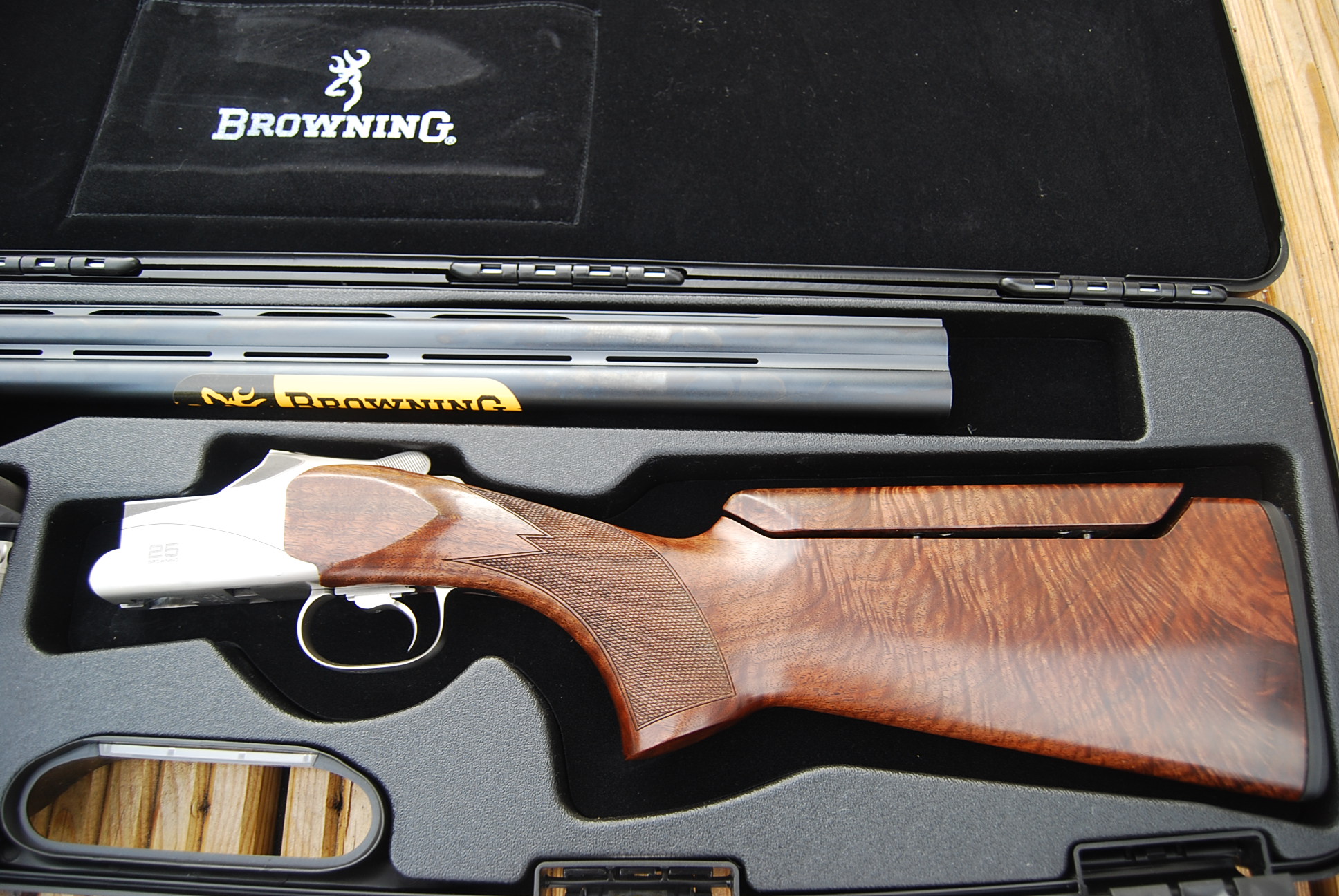 Browning B825